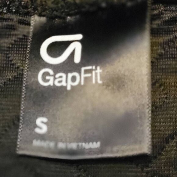 GapFit Quilted Pullover Top - Picture 3 of 9